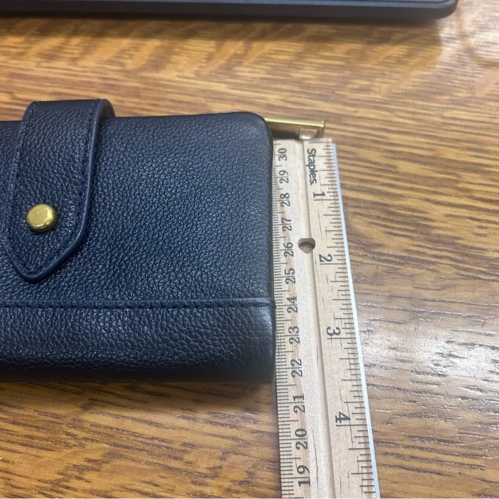 Fossil Lanie Black Leather Tab Wallet Organizer Snap Closure Classic Everyday